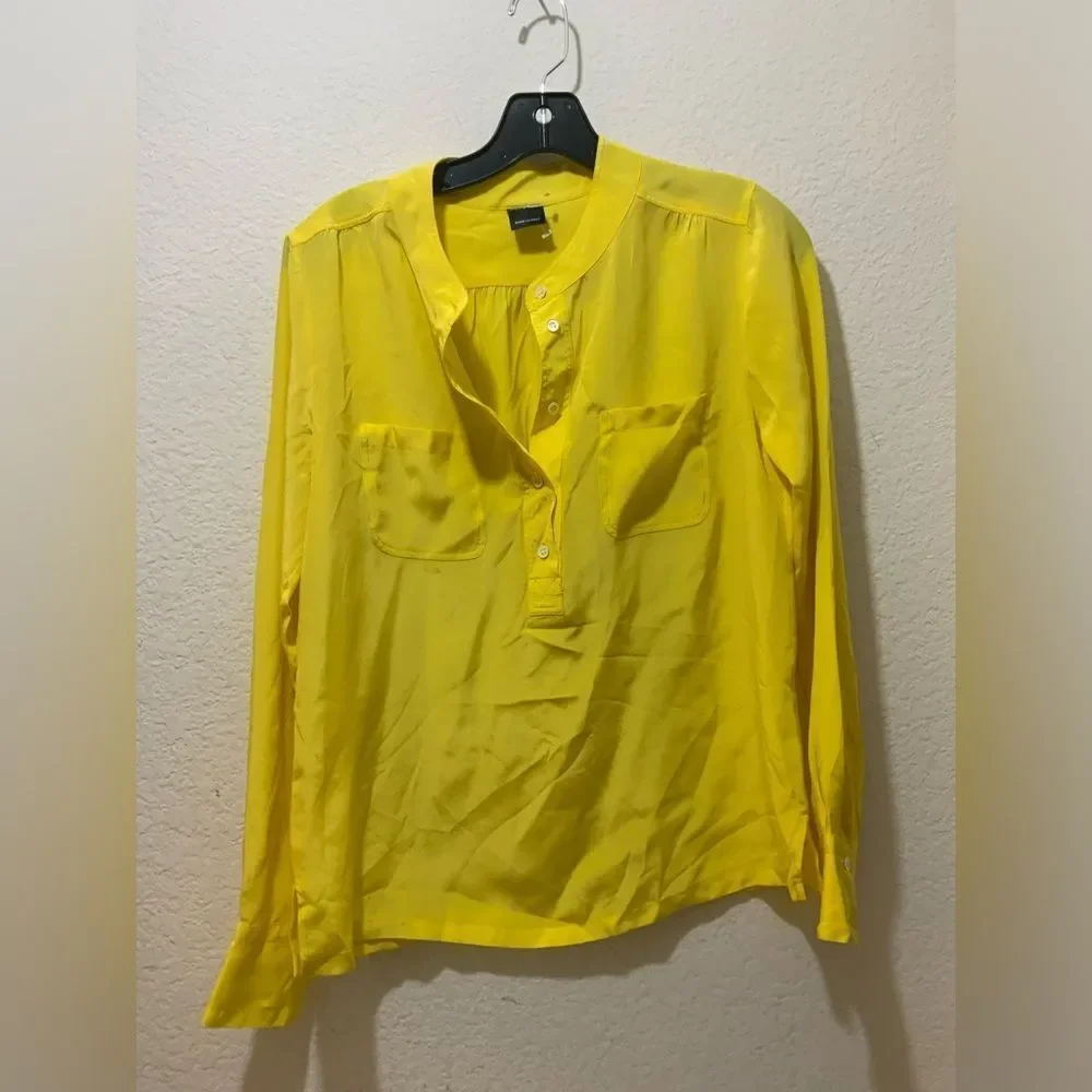Barneys newyork top yellow 100% silk make in Italy size 38
